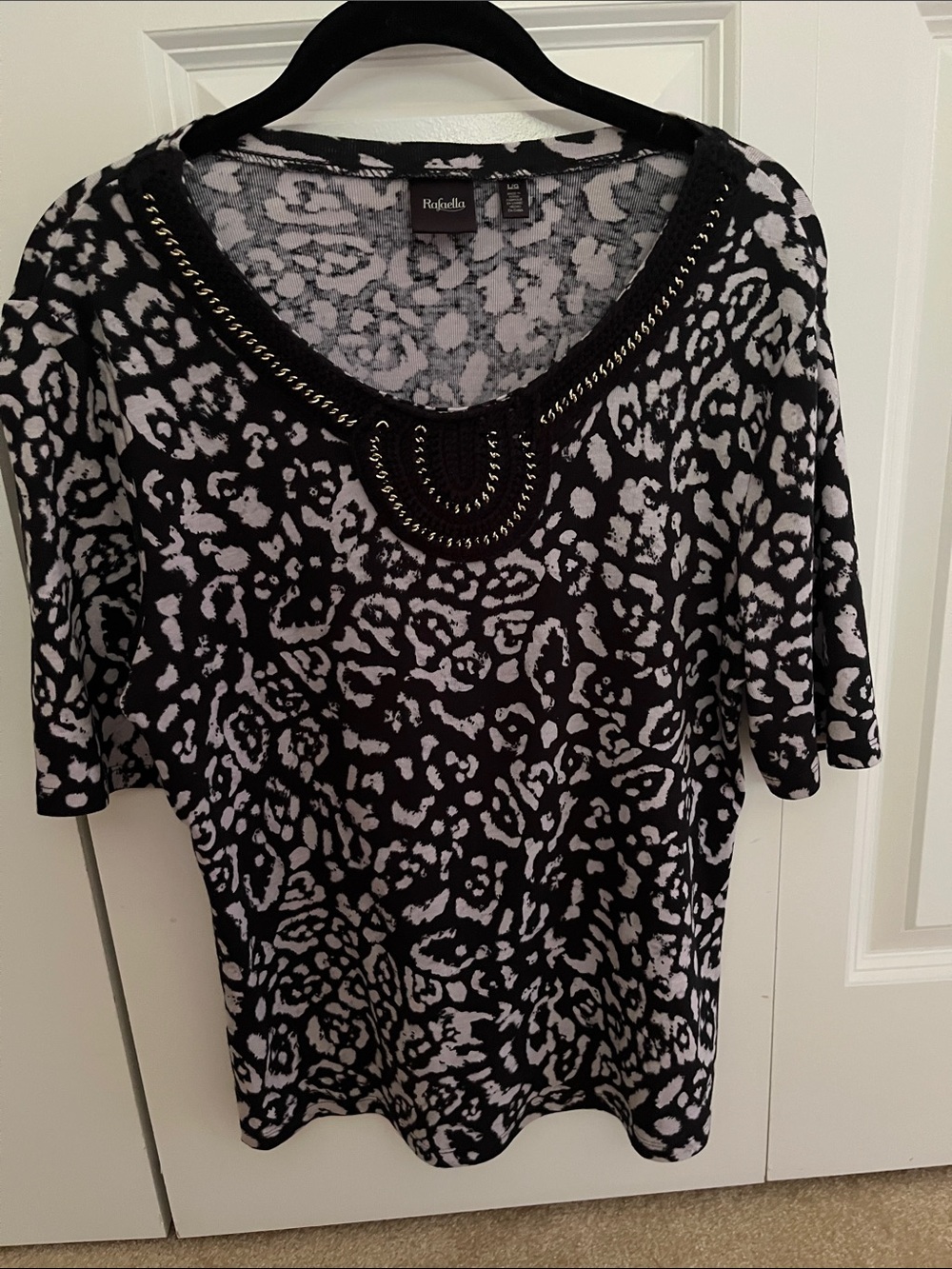 Rafaella Black and White Leopard Print Short Sleeve Top